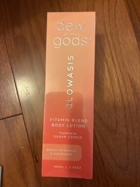 DEW OF THE GODS Glowasis Vitamin Blend Body Lotion 100ml Pumpkin Sugar Cookie